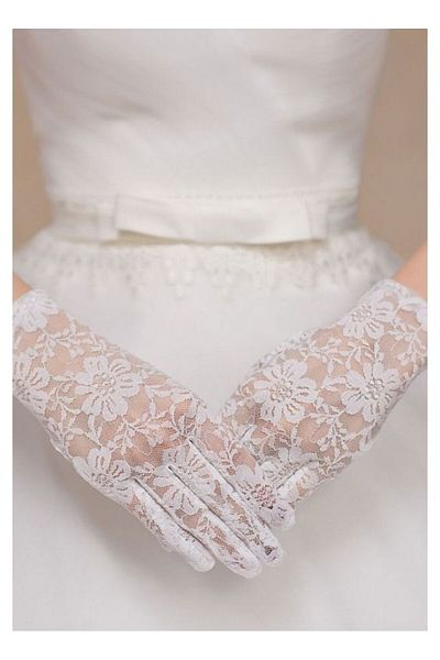 Minerva White Color Short Lacy Gloves