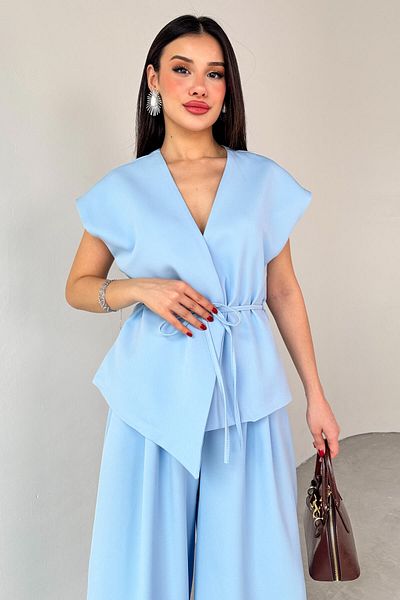 Cappmoda TKM-03676 Vestă căptușită albastru baby Pantaloni Palazzo Set din țesătură Atlas