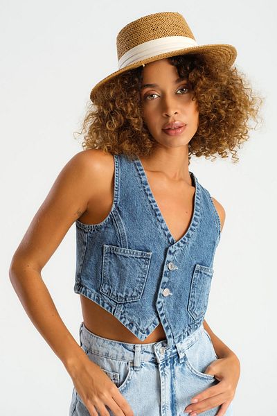 its basic Vestă din denim cu mânecă zero, cu nasturi în față, de culoare albastră