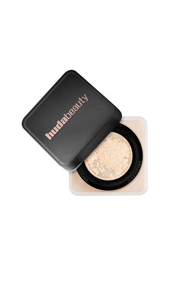 Huda Beauty بودرة ايزي بيك السائبة من هدى بيوتي-pound Cake