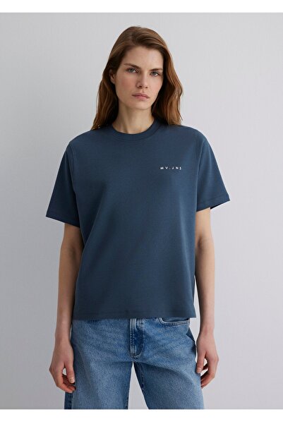 Mavi Γυναικείο μπλουζάκι με στάμπα MV με κανονική εφαρμογή
