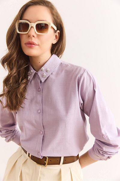Olalook Damen-Hemd aus Flam-Leinen mit fliederfarbenem Kragen, Stein- und Paillettendetails GML-19001321