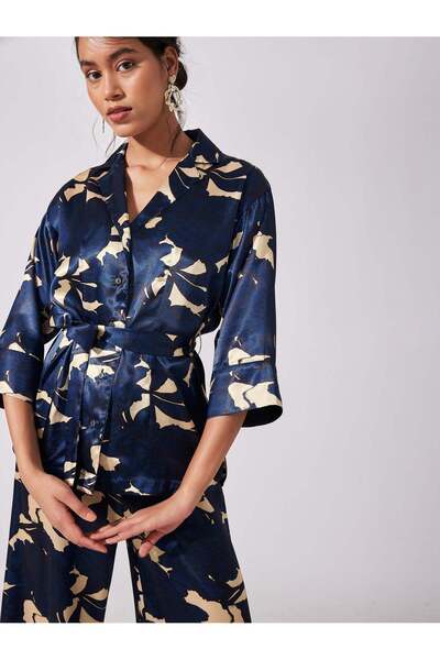 The Label Life قميص بياقة مطوية مزهر