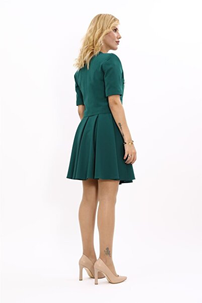 ÖNDER ÖZSOY V Yaka Kısa Ceket & Kısa Kloş Etek-Zümrüt