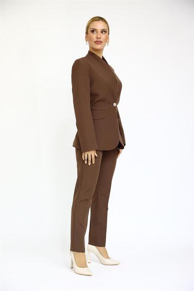 ÖNDER ÖZSOY Kendinden Dik Yakalı Ceket & Dar Paça Pantolon-Kestane
