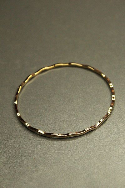 Glowy&Co. Wave Gold Color Ajda Tarnish Steel Bracelet