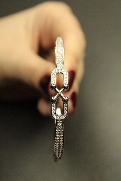 Glowy&Co. Bold Link Silver Color Tarnish Free Steel Bracelet