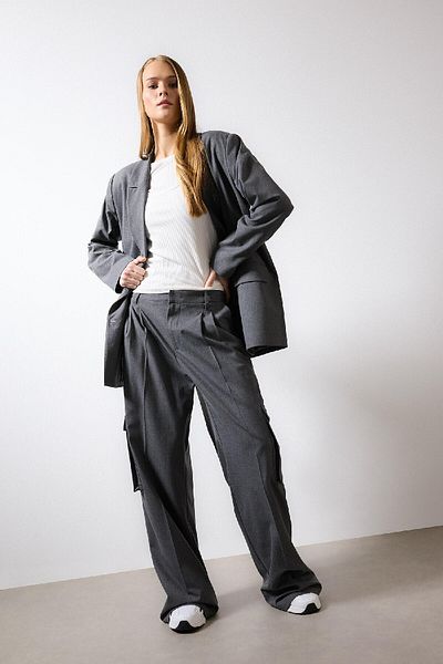 DeFacto Basic-Hose mit hoher Taille und Cargotasche – weites, lockeres Bein C2577ax24sp