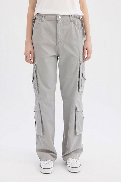 DeFacto Coool Gabardine-Hose mit gerader Passform und Cargotaschen B6873ax24sp