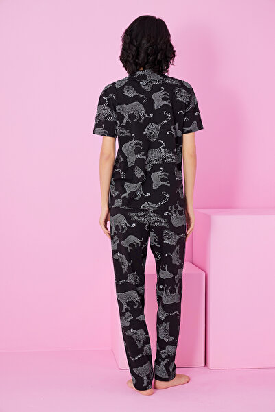 Siyah İnci Set de pijamale tricotate cu nasturi, cu guler de cămașă, cu imprimeu leopard, alb-negru