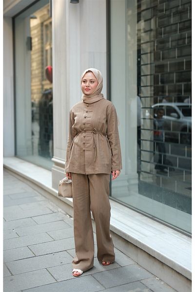 LOCCO بدلة Clandestina النسائية ذات الأزرار المفصلة تدعم المنك