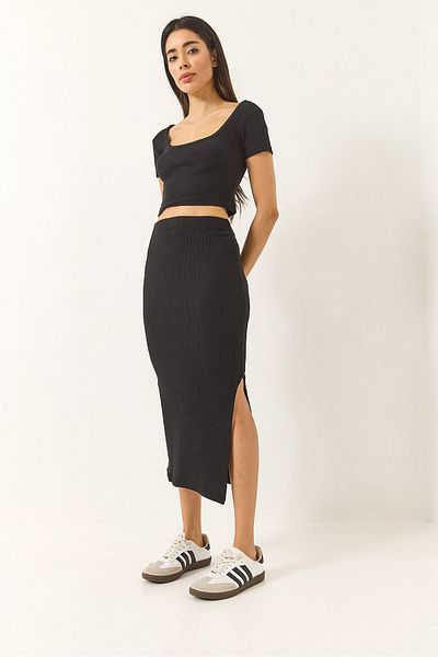 Bianco Lucci Damen-Set mit quadratischem Ausschnitt, kurzen Ärmeln, bauchfreiem Schlitz und detailliertem Camisole-Unterteil 60284032