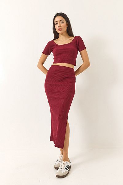 Bianco Lucci Damen-Set mit quadratischem Ausschnitt, kurzen Ärmeln, bauchfreiem Schlitz und detailliertem Camisole-Unterteil 60284032
