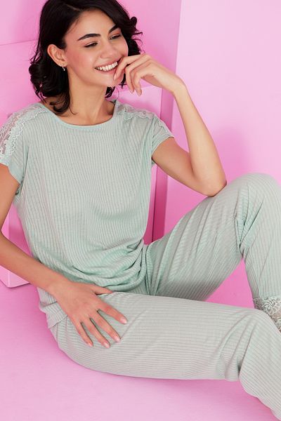 Siyah İnci Green Soft Touch Thin Seasonal Lace Detailed Knitted Pajama Suit7864