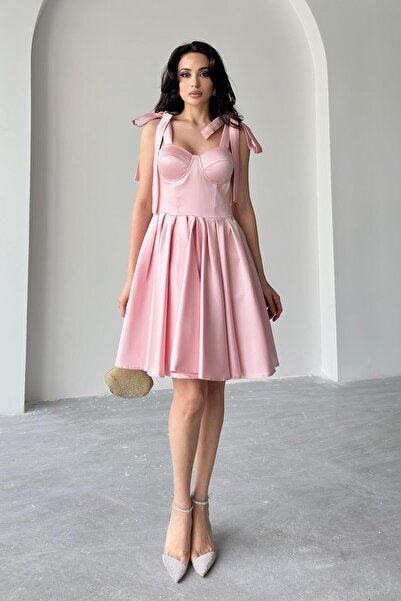 Serica Moda Βραδινό φόρεμα σατέν με λεπτομέρεια μπουστάκι σε πούδρα