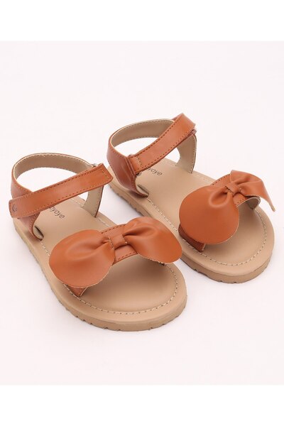 Babyoye صندل بيبيوي سادة مع إغلاق فيلكرو وتطريز فيونكة بني (قد يختلف لون النعل)