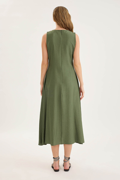 Vitrin Zero Sleeve Flared Midi Dress