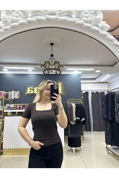 LİSAA BUTİK Μπλούζα με τετράγωνο γιακά Daily Crop