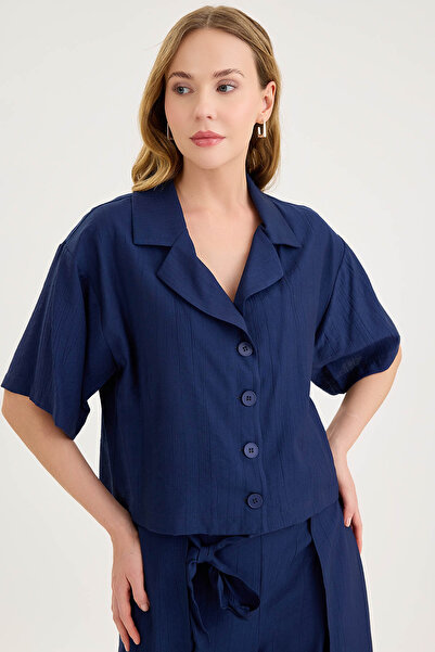 Vitrin Crinkle Fabric Short Sleeve Crop Shirt