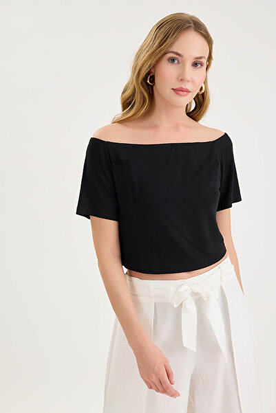 Vitrin Boat Neck Crop Blouse