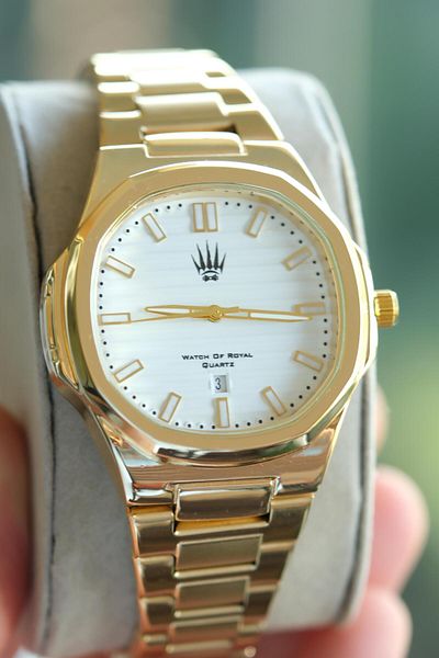 WATCHOFROYAL Novatick Gold White Wrist Watch