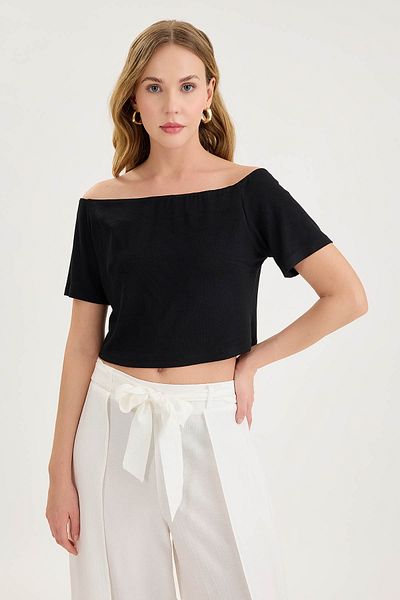 Vitrin Boat Neck Crop Blouse