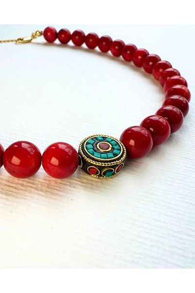 L´Atelier des Perles Coraileye Necklace with Natural Coral Stone and Handmade Tibetan Beads Necklace