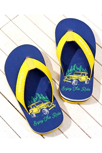 Pine kids صندل باين كيدز مطبوع عليه صورة جيب - أزرق داكن