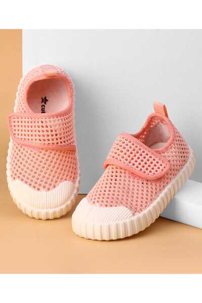 Cute Walk by Babyhug حذاء كاجوال Cute Walk من Babyhug مزود بشريط فيلكرو - وردي