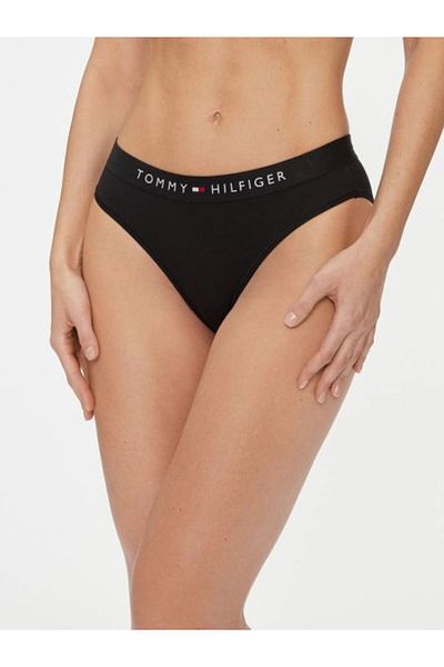 Tommy Hilfiger البكي