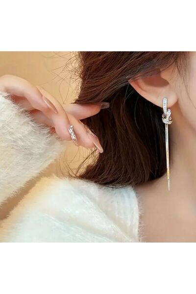 Dgt Luxury Yapay Elmas Detaylı, Zarif, Püskül Küpe-Kulak İğnesi 925 Ayar Gümüş