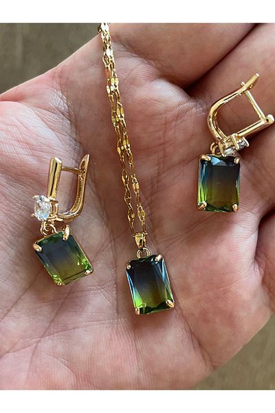 Büyük Hanım Vintage Style Shiny Gemstone Square Pendant Earrings Set