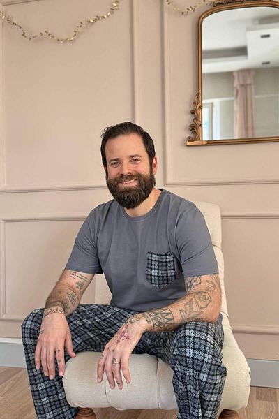 Pijamaevi Geräuchertes grau kariertes Pyjama-Set mit kurzen Ärmeln und Taschendetail für Herren