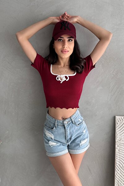 EYLANA بلوزة قصيرة بياقة مربعة بياقة مربعة وربطة عنق منحازة