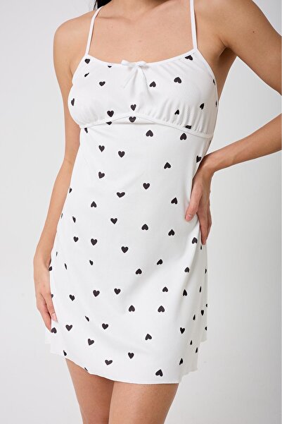 ELORİA Νυχτικό με λεπτό λουράκι με σχέδιο μαύρης καρδιάς + δώρο στρινγκ