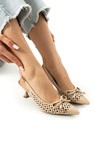 Güllü Shoes Bej Rugan Vegan Deri Sivri Burun Fiyonklu 5cm Topuklu Kadın Ayakkabı | Günlük Ofis Şıklığı