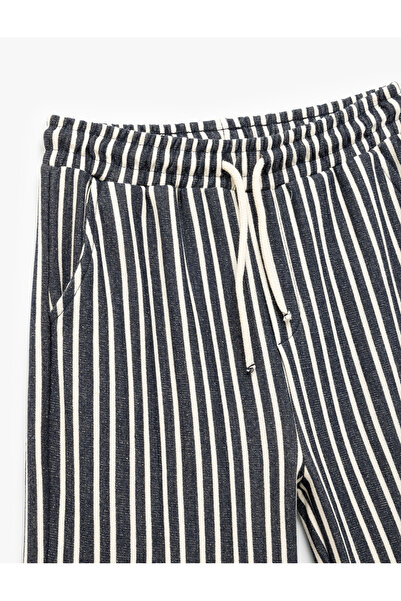 Koton Σορτς με ρίγες βερμούδας με κορδόνι στη μέση και λεπτομέρεια τσέπης