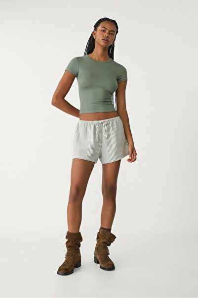 Stradivarius Ketenli dökümlü şort