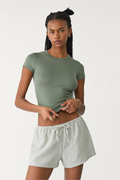 Stradivarius Ketenli dökümlü şort