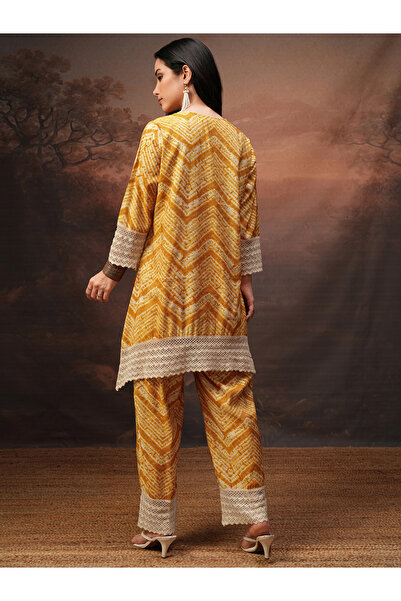Vishudh By Styli Printed V-Neck Lace Trims Tunic with Trousers Co-Ords