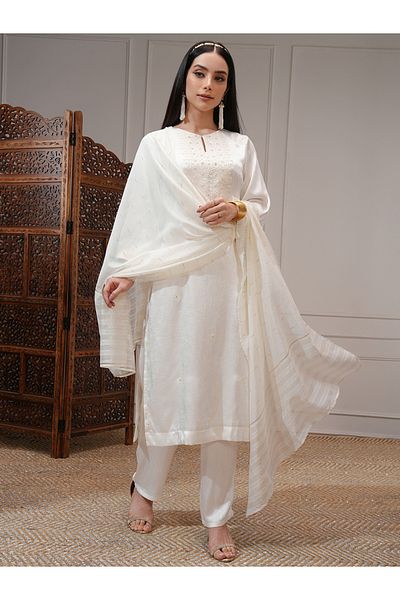 Vishudh By Styli Women White Embroidered Kurta Set