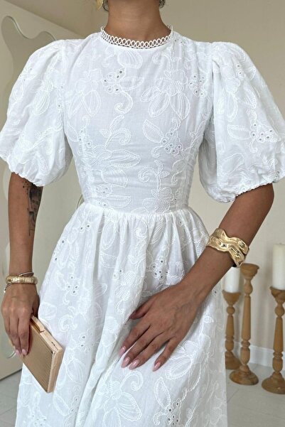 JANES Біла вишита сукня з зав'язкою на спині