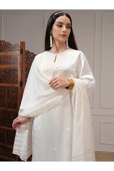 Vishudh By Styli Women White Embroidered Kurta Set