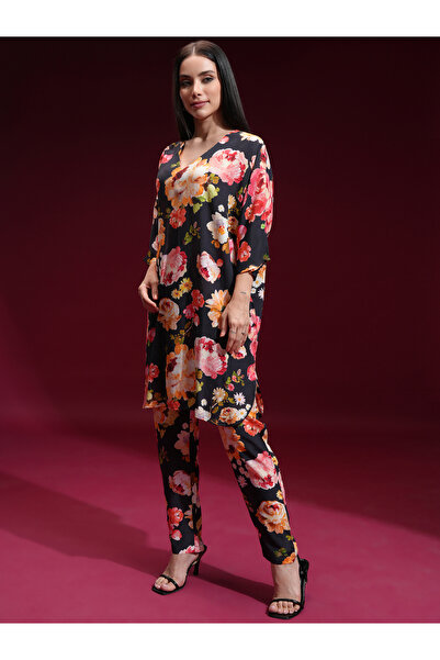 Vishudh By Styli Floral Printed V-Neck Tunic with Trousers Co-Ords