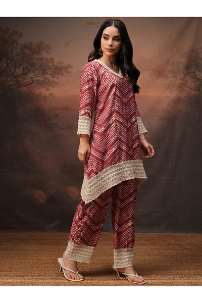 Vishudh By Styli Printed V-Neck Lace Trims Tunic with Trousers Co-Ords
