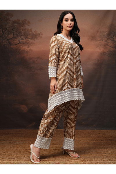 Vishudh By Styli Printed V-Neck Lace Trims Tunic with Trousers Co-Ords