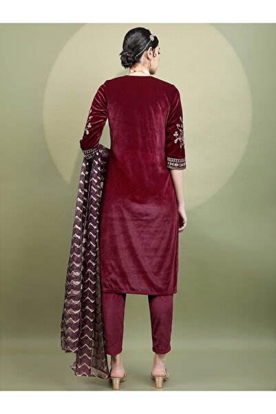 Vishudh By Styli Red Embroidered Velvet Kurta Set with Dupatta