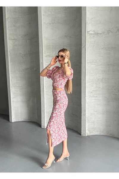 ZF BUTİK DOPPELTER ANZUG MIT BLUSE UND ROCK MIT FUNKELNEM MUSTER