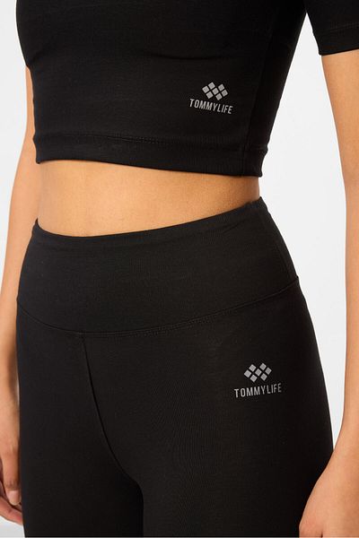 TOMMY LIFE Set tricou Capri-Crop negru cu talie înaltă și jambiere slim fit pentru femei - 95285