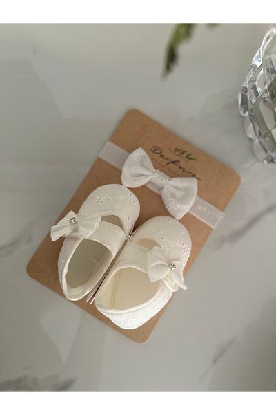 SANTRALBEBE Baby Girl Scalloped Bandana Booties Set